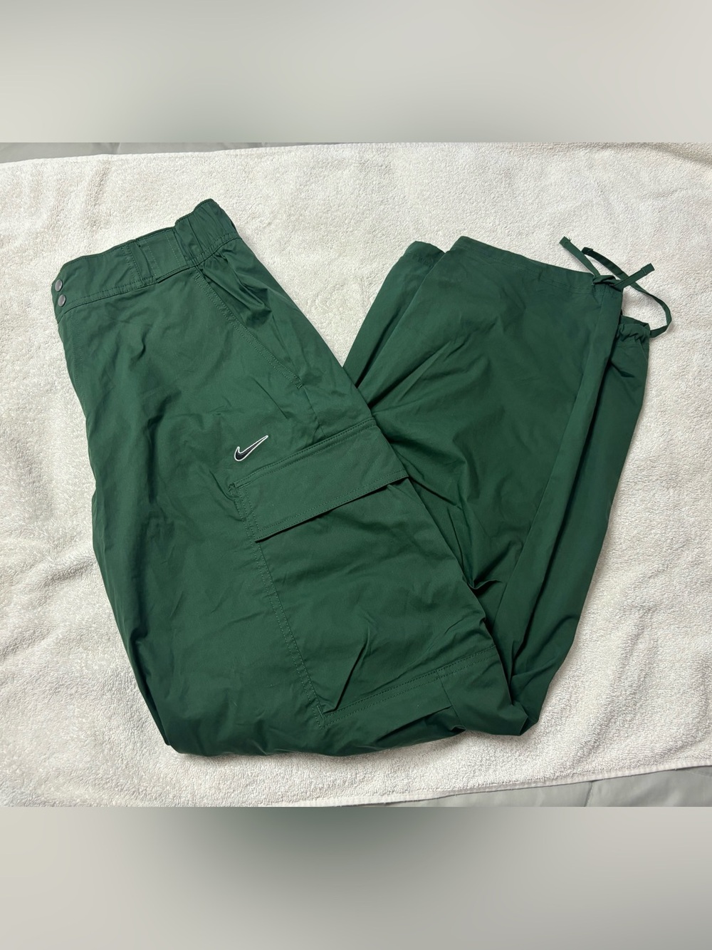 Nike Women’s Forest Green Cargo Pants